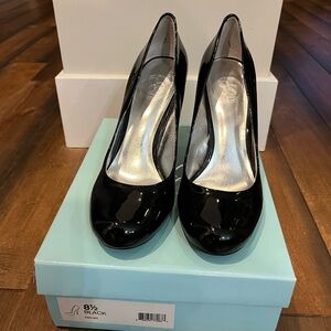 Jessica Simpson Black Patent Round Toe Heels